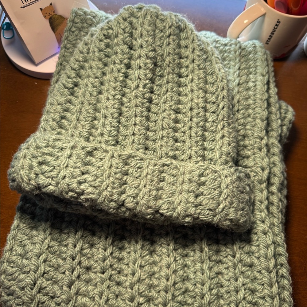 Cozy oversized scarf, and beanie in the color teal green for those cold days